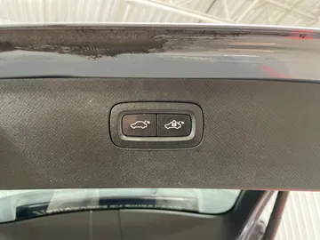 2020 Volvo XC90 - image 23
