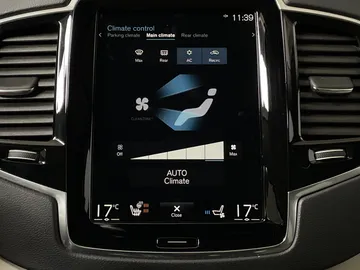 2022 Volvo XC90 - image 33