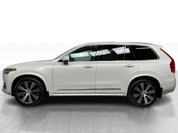 2022 Volvo XC90 - image 11