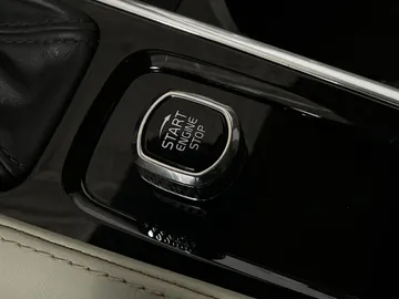 2022 Volvo XC90 - image 36