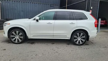 2022 Volvo XC90 - image 6
