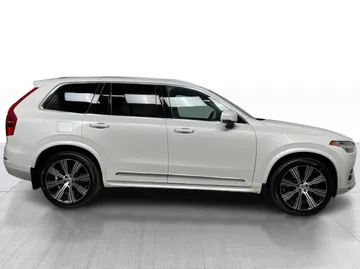 2022 Volvo XC90 - image 2