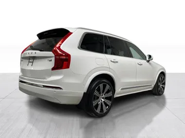 2022 Volvo XC90 - image 15