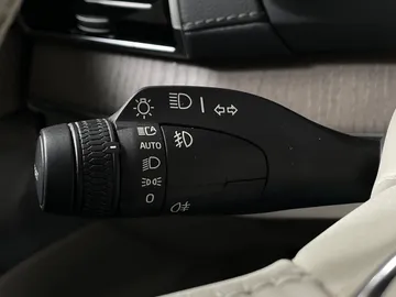 2022 Volvo XC90 - image 19