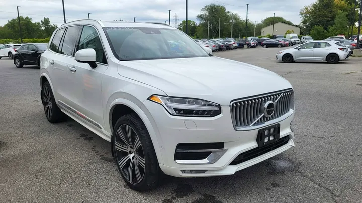 2022 Volvo XC90 - main image