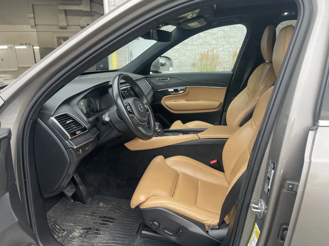 2022 Volvo XC90 — photo 7