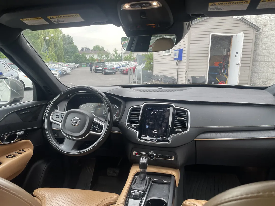 2022 Volvo XC90 — photo 8