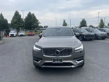2022 Volvo XC90 - image 2
