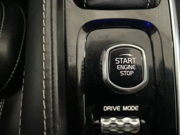 2018 Volvo XC90 - image 27
