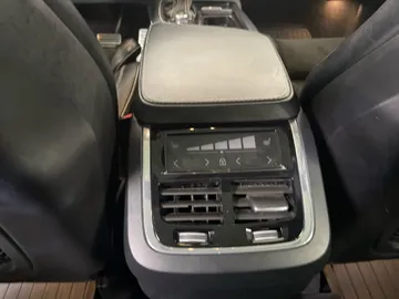 2018 Volvo XC90 - image 34
