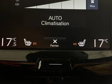 2019 Volvo XC60 - image 30