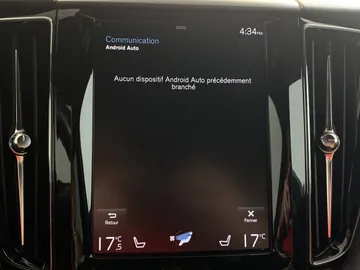 2019 Volvo XC60 - image 8
