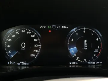 2019 Volvo XC60 - image 18