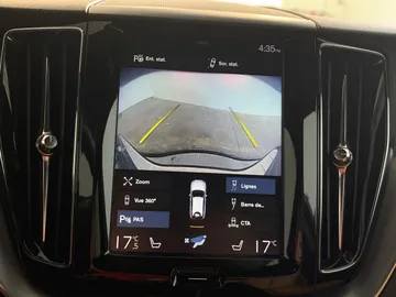 2019 Volvo XC60 - image 25