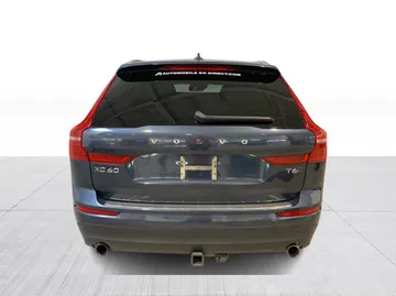 2019 Volvo XC60 - image 13