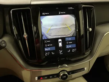 2019 Volvo XC60 - image 22