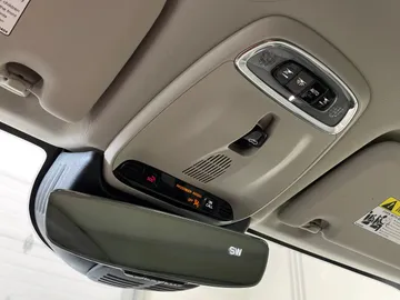 2019 Volvo XC60 - image 17