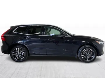 2019 Volvo XC60 - image 2