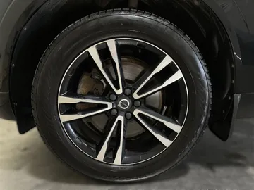 2019 Volvo XC60 - image 7