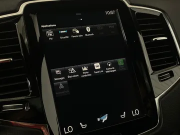 2020 Volvo XC90 - image 8