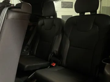2020 Volvo XC90 - image 26