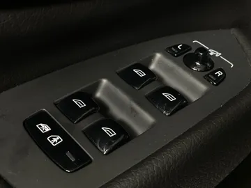 2020 Volvo XC90 - image 27