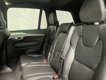 2020 Volvo XC90 - image 16