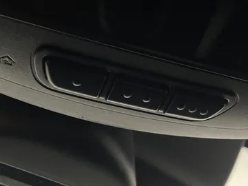 2020 Volvo XC90 - image 21