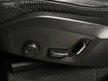 2020 Volvo XC90 - image 28
