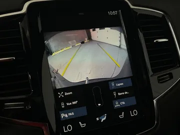 2020 Volvo XC90 - image 29