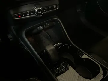 2023 Volvo XC40 Recharge Pure Electric - image 27