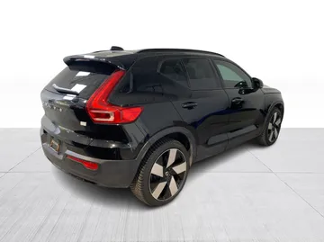 2023 Volvo XC40 Recharge Pure Electric - image 13
