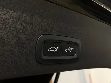 2023 Volvo XC40 Recharge Pure Electric - image 21