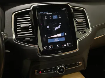 2022 Volvo XC90 Recharge - image 26