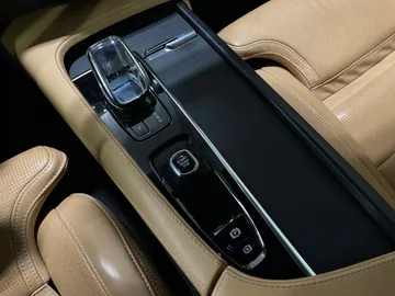 2022 Volvo XC90 Recharge - image 35