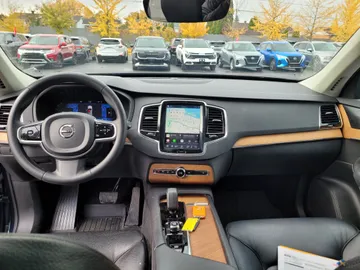2023 Volvo XC90 Recharge - image 9