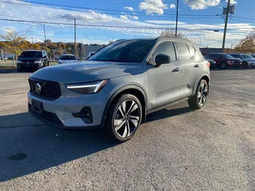2025 Volvo XC40