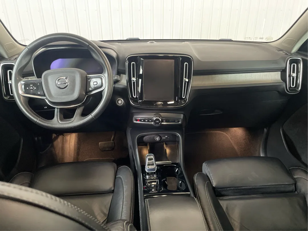 2023 Volvo XC40 — photo 4