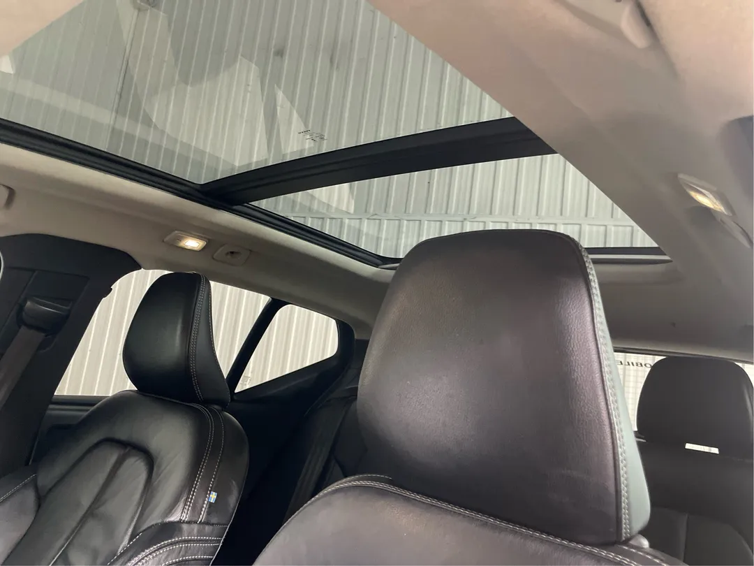 2023 Volvo XC40 — photo 5