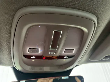 2023 Volvo XC40 - image 17
