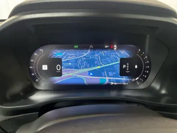 2023 Volvo XC40 - image 18