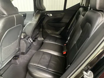 2023 Volvo XC40 - image 16