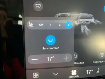 2023 Volvo XC40 - image 30