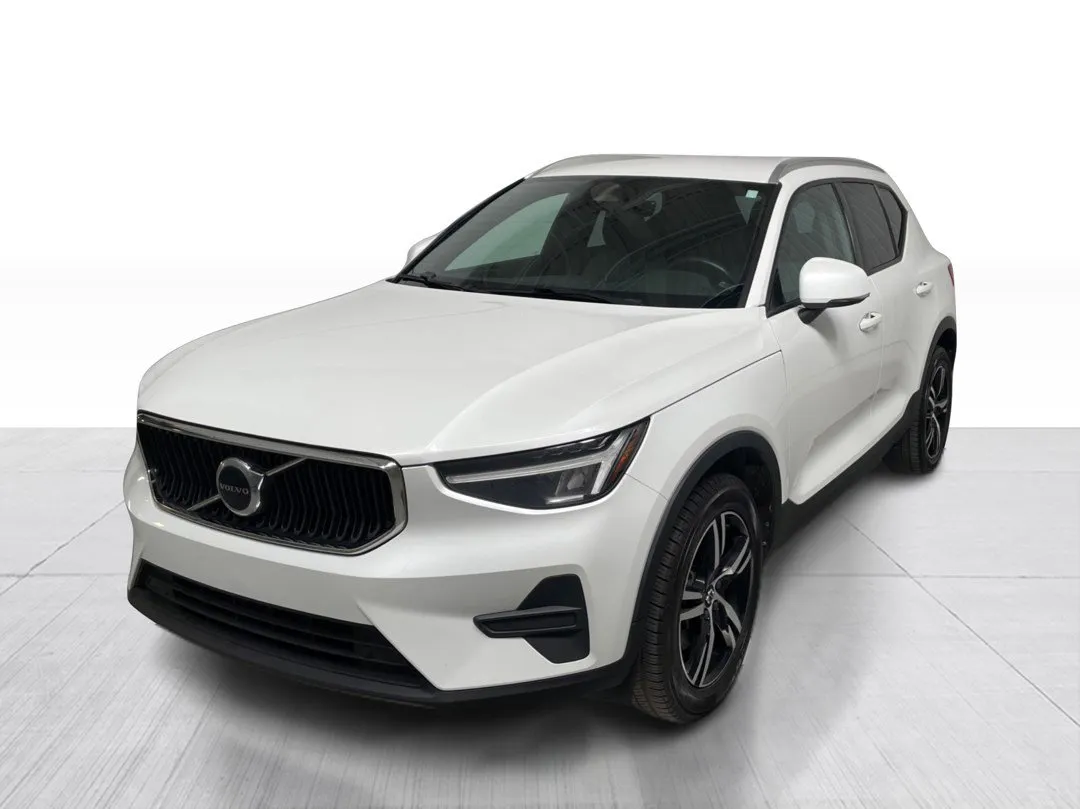 2023 Volvo XC40 — photo 8