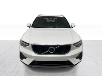 2023 Volvo XC40 - image 8