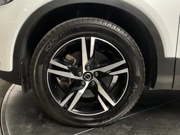 2023 Volvo XC40 - image 6
