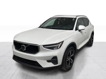 2023 Volvo XC40 - image 9