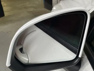 2023 Volvo XC40 - image 21