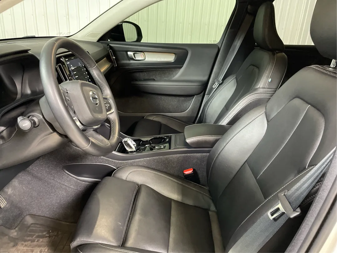 2024 Volvo XC40 — photo 3