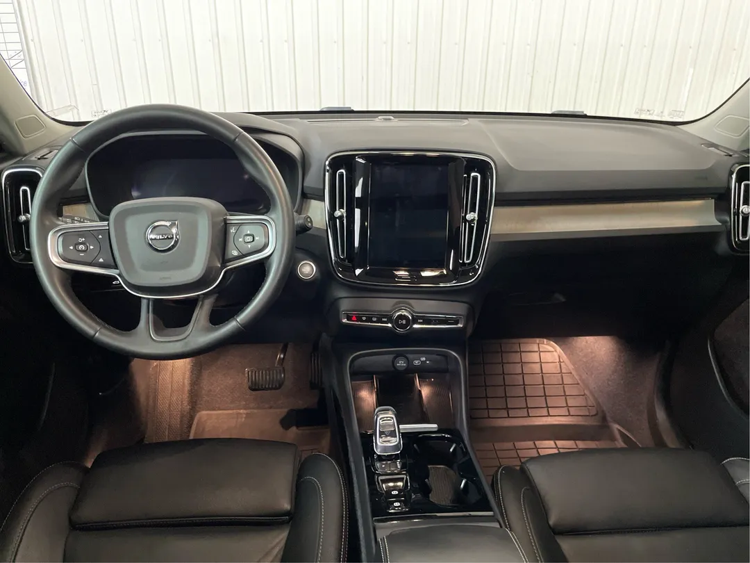 2024 Volvo XC40 — photo 4